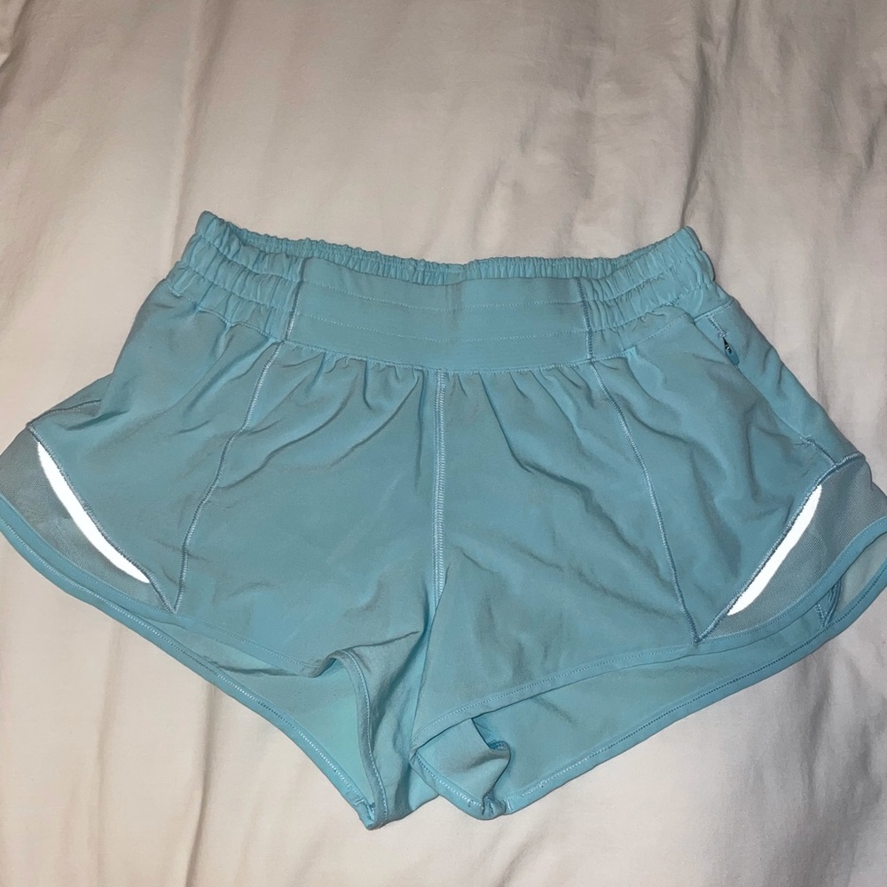 Lululemon Hotty Hot Low Rise Short 2.5” Size 6
